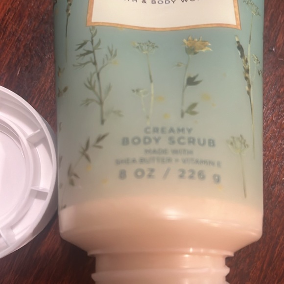 NWT chasing fireflies Bath and body Works body scrub - Picture 4 of 5